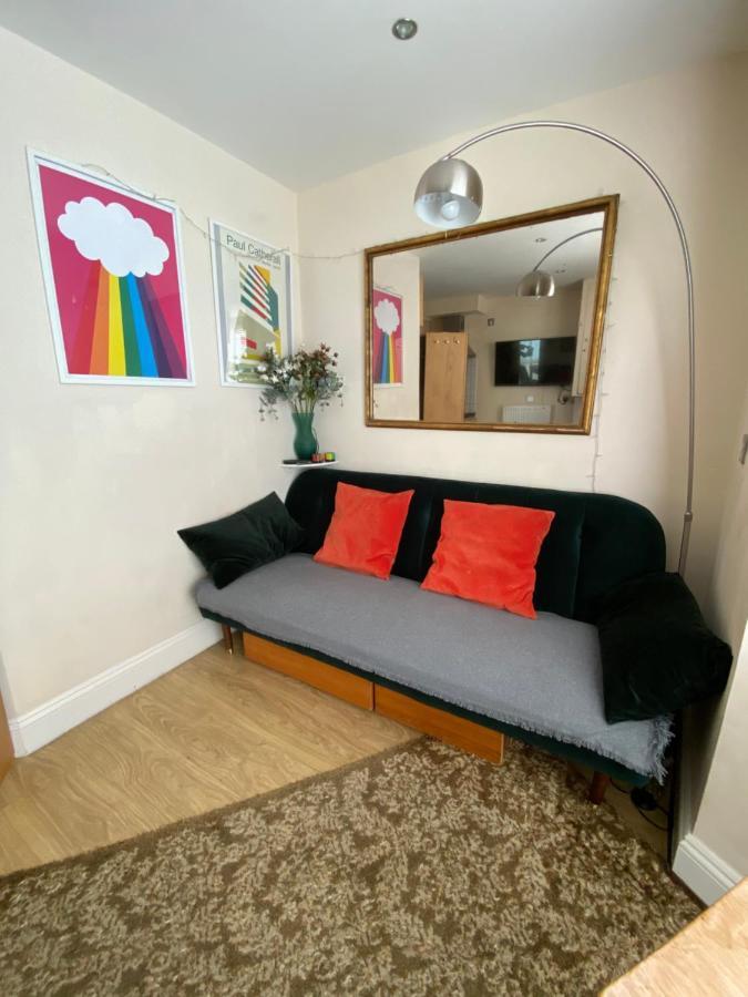 Little Brighton Beach Apartments - Also Separate Spa Cabin And Watersports Eksteriør bilde