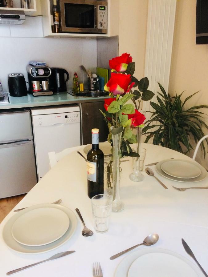 Little Brighton Beach Apartments - Also Separate Spa Cabin And Watersports Eksteriør bilde